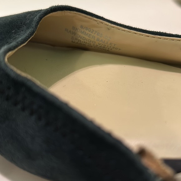 Gap Black Suede Pointy Toed Flats Sz 8 - Picture 8 of 8